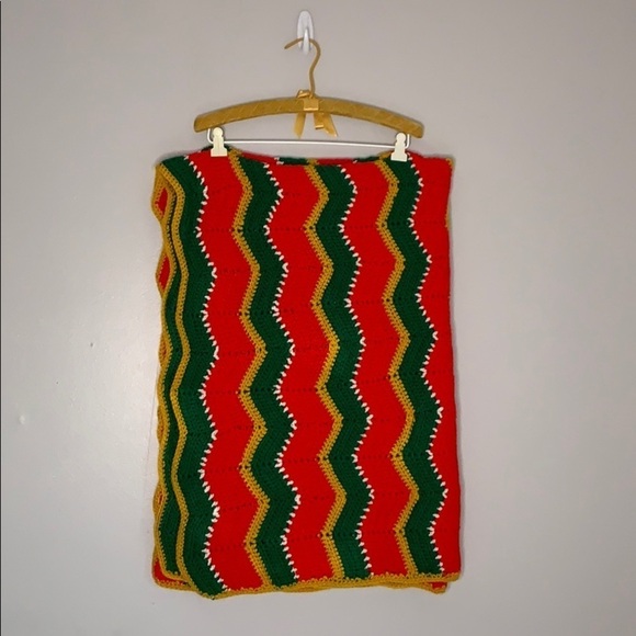 Hand crocheted red yellow gold green throw blanket cozy warm throw - Picture 3 of 6